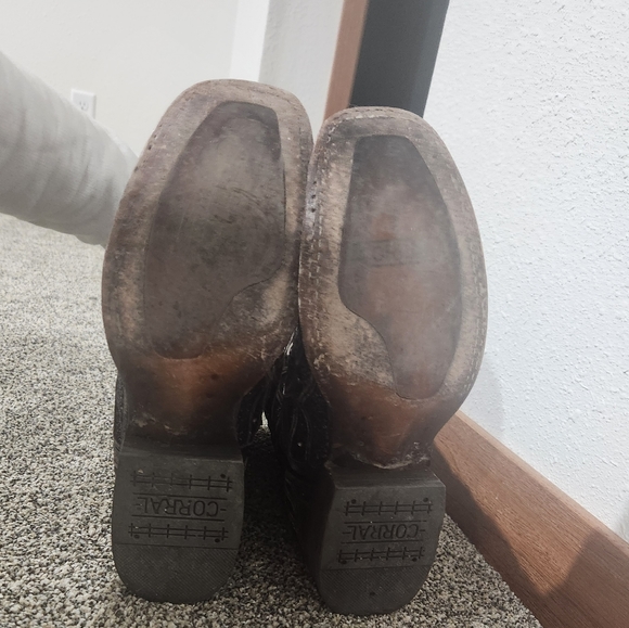 Corral Boots - Picture 3 of 5